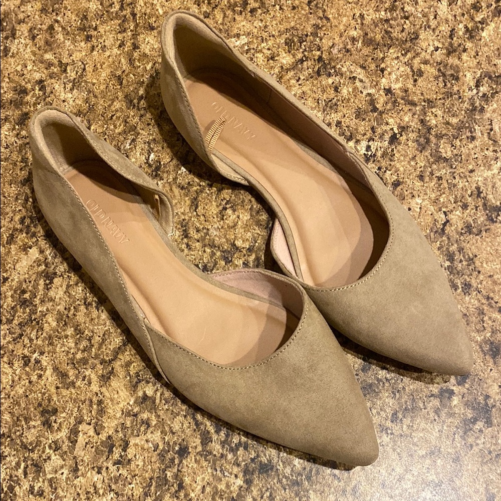 Old Navy Tan Flats Sleek Pointed Toe Design